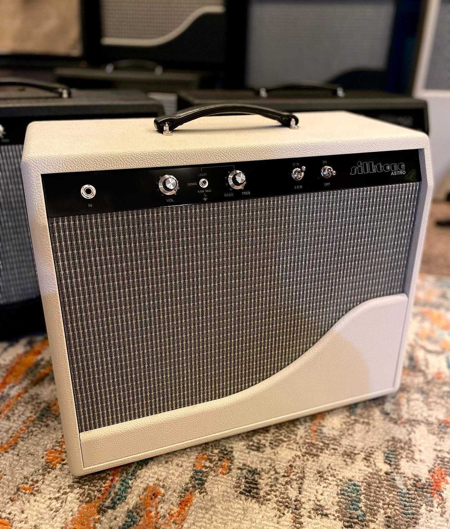 Silktone Astro 12W KT66 Amplifier Axe... And You Shall Receive