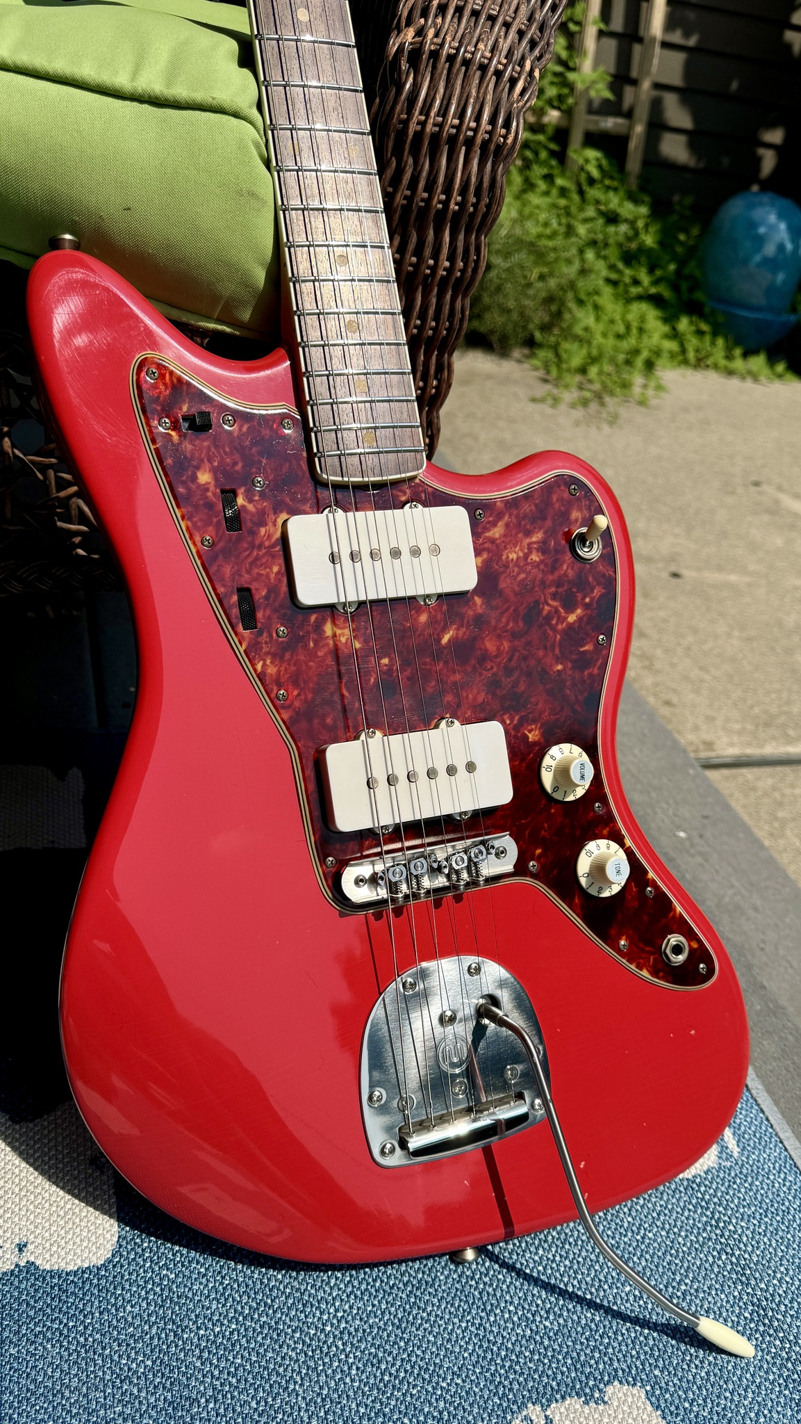 Seüf Guitars Old Hand 10 (OH-10) Offset Style - Fiesta Red