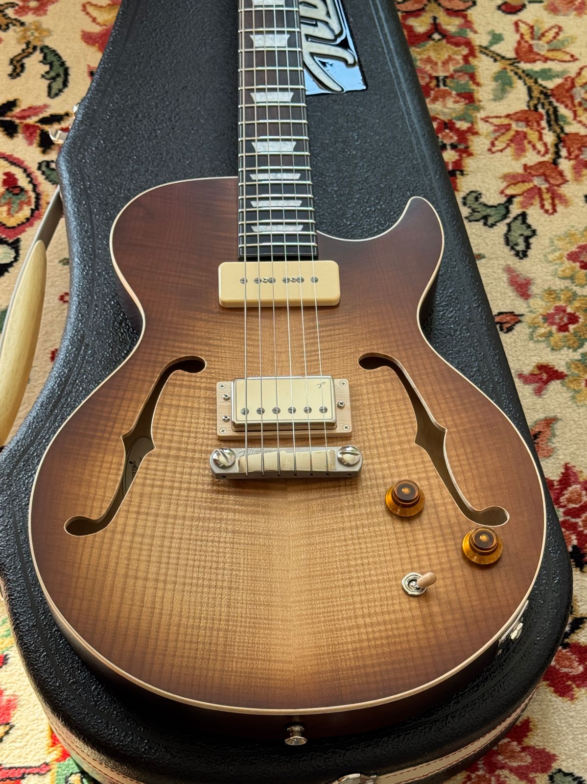 Fibenare Single-Cut Montreux Semi-Hollowbody Rahan