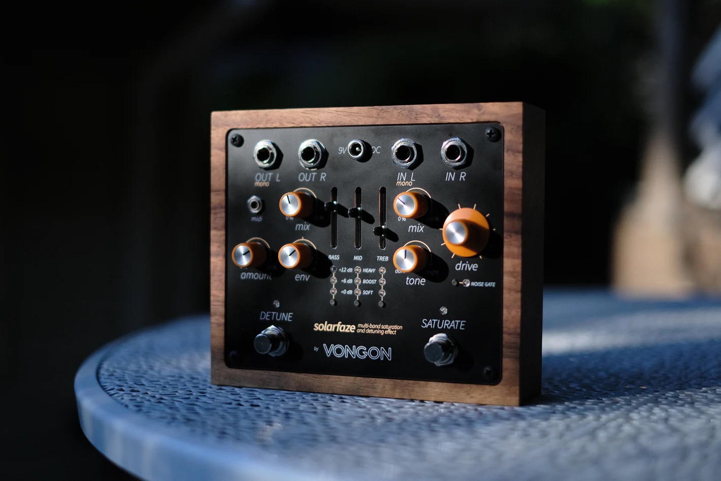 Vongon SOLARFAZE multi-band saturation and detuning effect