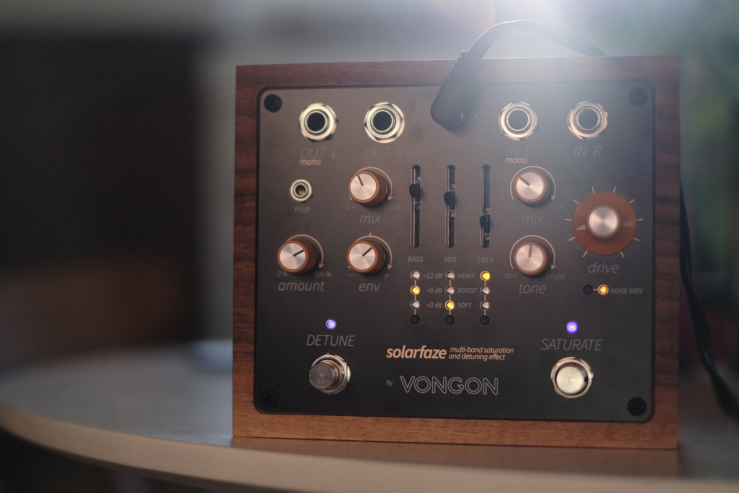 Vongon SOLARFAZE multi-band saturation and detuning effect