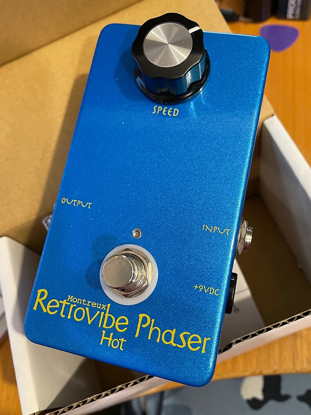 Montreux Retrovibe Phaser “Hot”